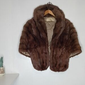 Famous Barr Fur Salon Luxurious Brown Fur Coat